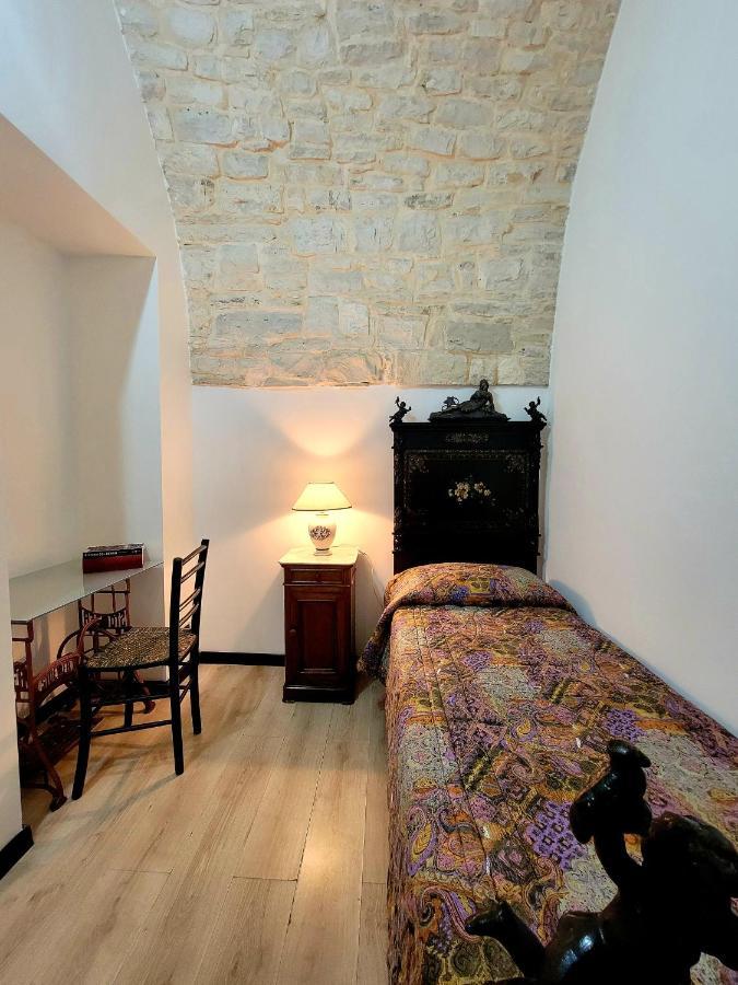 Giovinazzo Historic Apulia Old Town Stone House With Private Patio Appartement Buitenkant foto