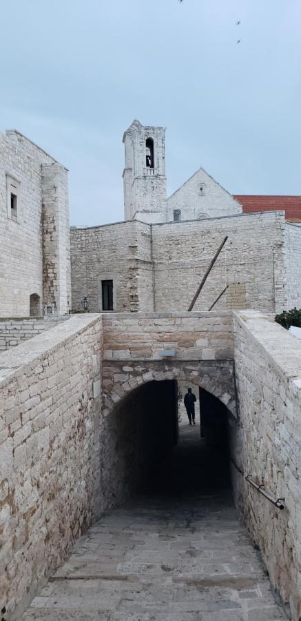 Giovinazzo Historic Apulia Old Town Stone House With Private Patio Appartement Buitenkant foto
