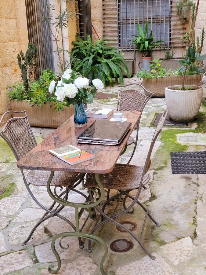 Giovinazzo Historic Apulia Old Town Stone House With Private Patio Appartement Buitenkant foto