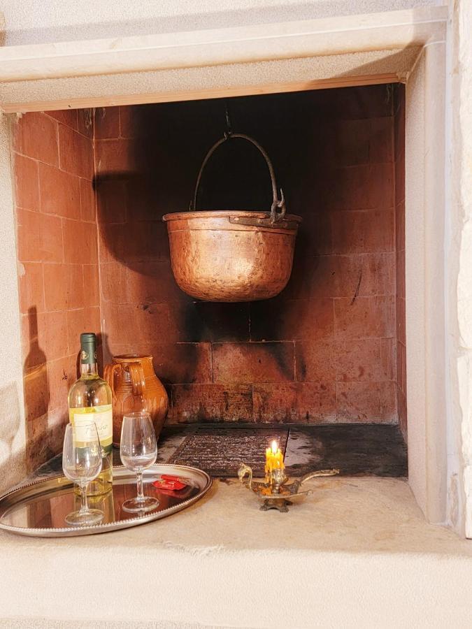 Giovinazzo Historic Apulia Old Town Stone House With Private Patio Appartement Buitenkant foto